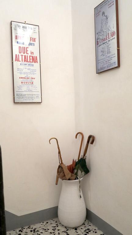 B&B Del Teatro スルモナ 部屋 写真
